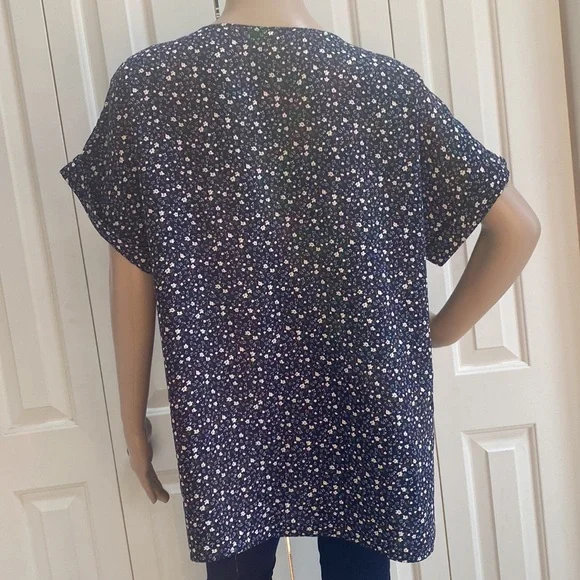 NWOT QUEZHU Womens XL Blue Floral Short Sleeve Blouse. So cute - Picture 5 of 10